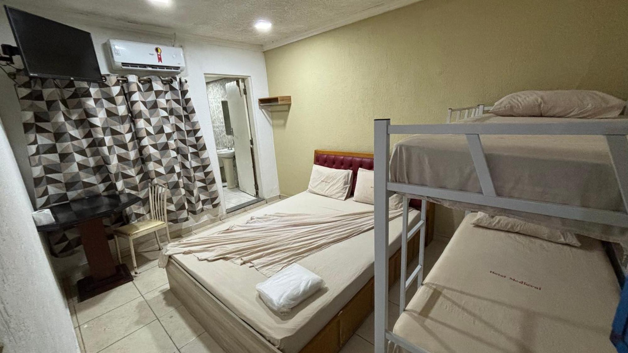 Hotel Medieval, Sao Paulo